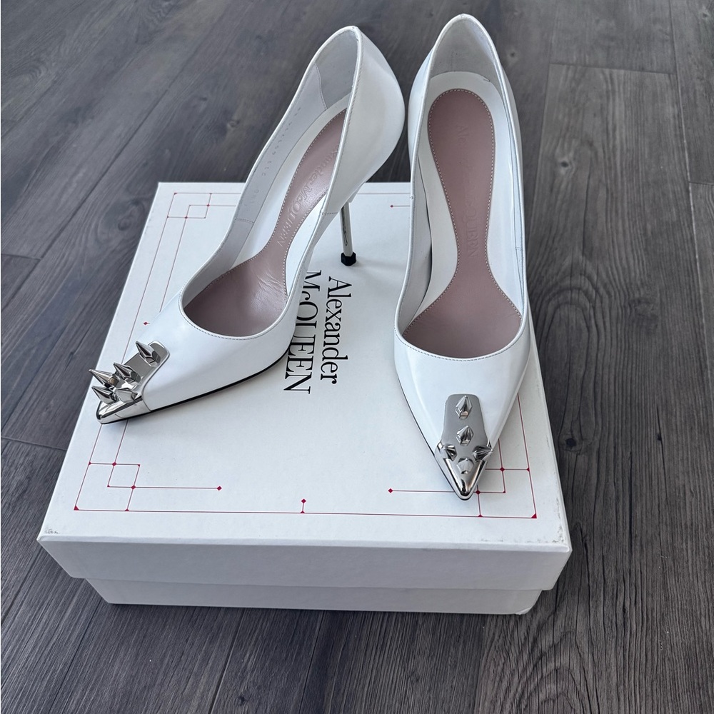 Alexander McQueen studded white pump